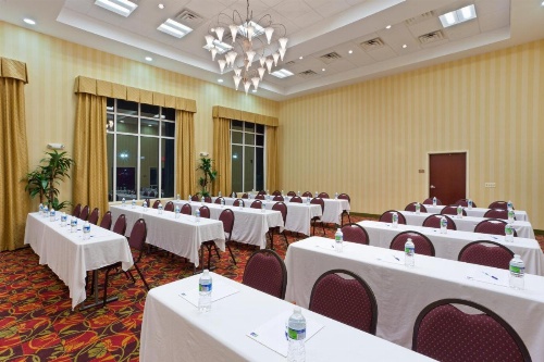 Holiday Inn Express Woodstock-Shenandoah Valley image 11